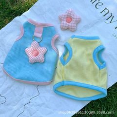 新しい夏の薄いタイプの猫の服の通気性のベストのノースリーブの頭のタイプの青い猫の布の猫の服のペットの服