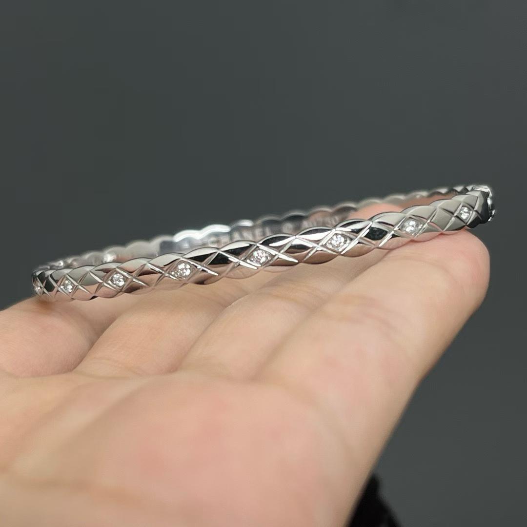 With diamond pattern, platinum