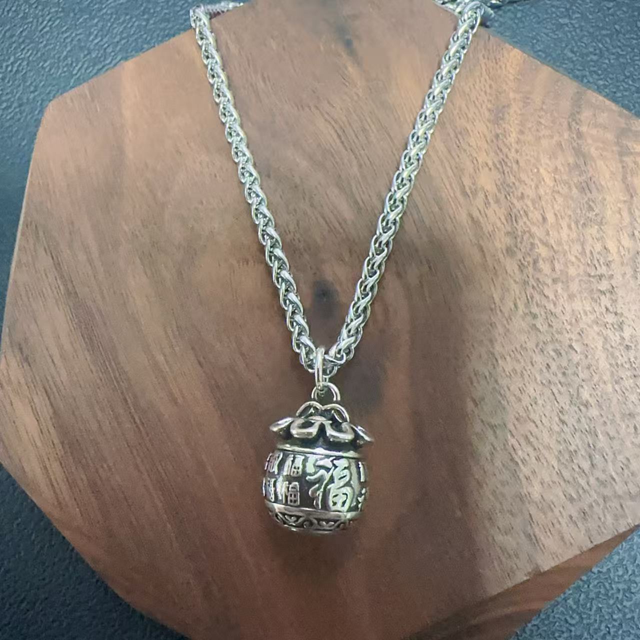 HN492 lucky bag necklace [with keel chain]