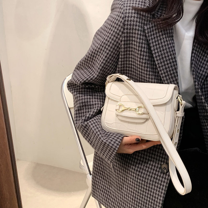 Women 2023 autumn and winter new fashion texture shoulder small square bag foreign style stone crossbody bag_voghion.com
