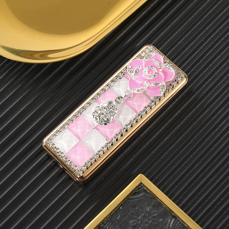 분홍색과 흰색 격자