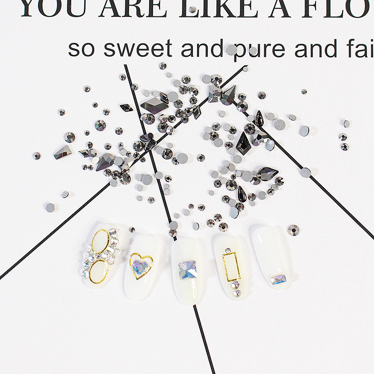 Celebridad de Internet nuevos accesorios para uñas diamante plano tamaño especial en forma de diamante de uñas mixtas Super Flash uñas Diamante pegatinas rhinestone fábrica