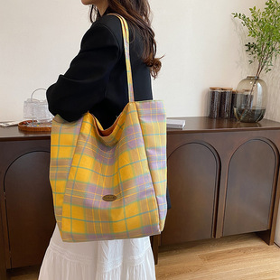 Large-capacity Tote Bag Double-sided Back Check Shoulder Bag Textured Letters Canvas Bag for College Students Women's commuter Bag