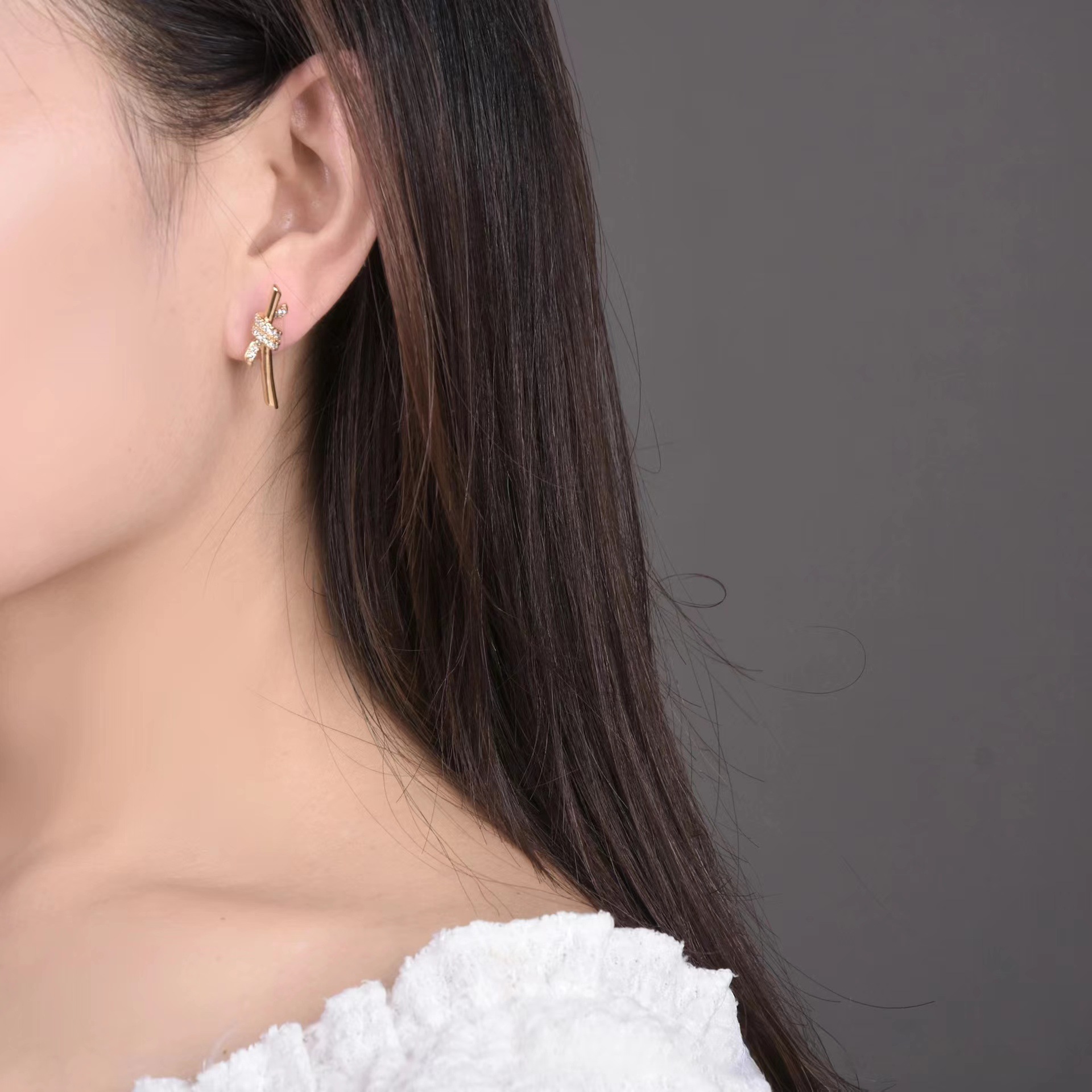 Ear Studs Classification 1 Pair Quantity 1 Pair Simple Style Solid Color Inlay Copper Zircon Ear Studs