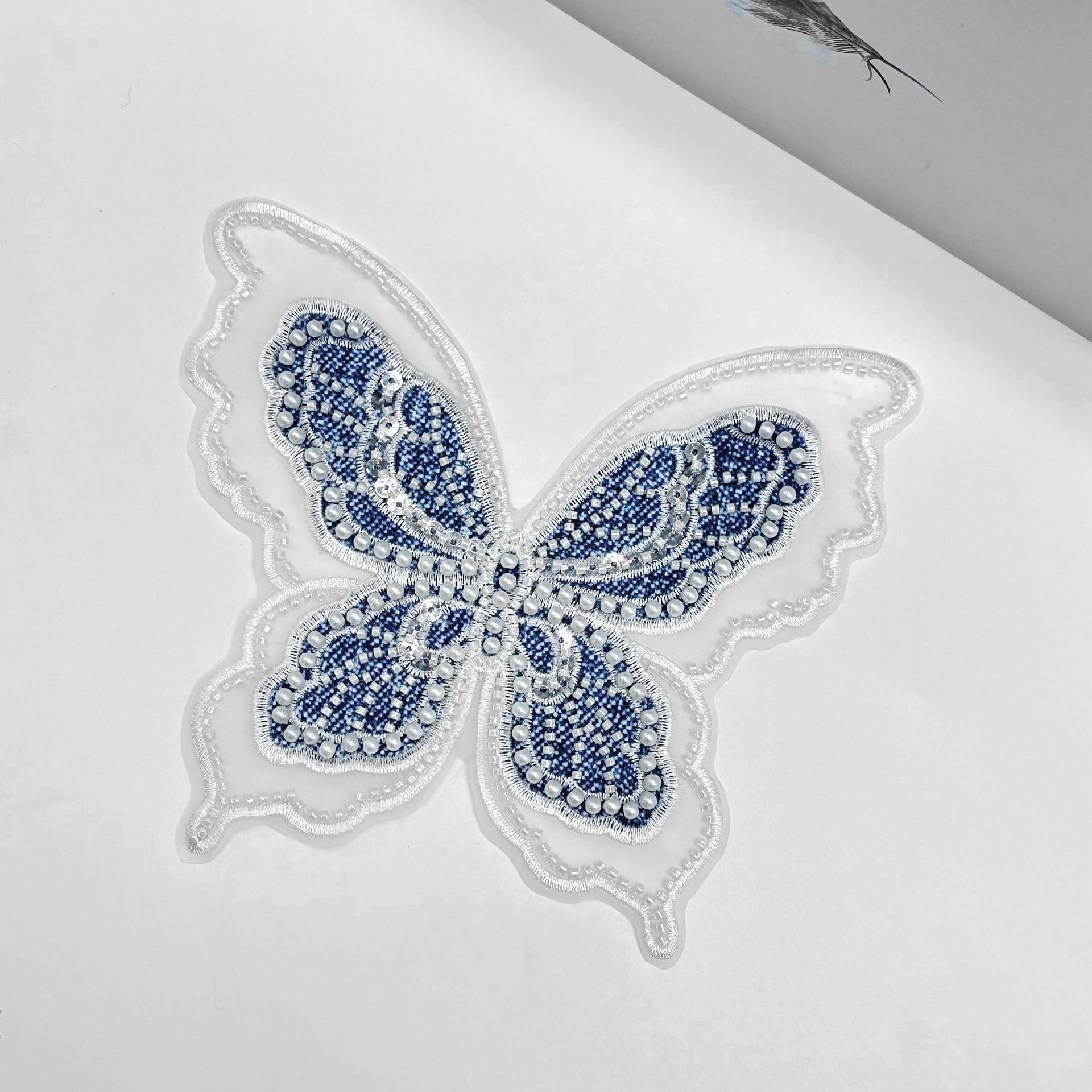 Nuevo azul y blanco bordado mariposa tela pegada doble capa de ergena accesorios de ropa DIY toque de pelo material denim image 4