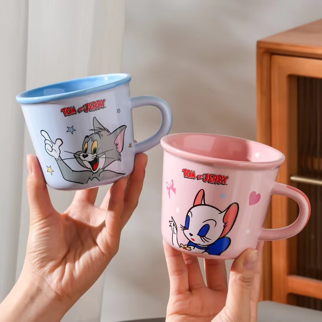 Gato y ratón de dibujos animados taza de desayuno personalidad encantadora taza de cerámica alta visualización taza de regalo de mano taza de regalo