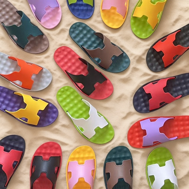 New Vietnamese Rubber Handmade Slippers for Summer, Men's Non-Slip Sandals, Fashionable and Versatile for Daily Use at Home and Outside New Vietnamese Rubber Handmade Slippers for Summer, Men's Non-Slip Sandals, Fashionable and Versatile for Daily Use at Home and Outside