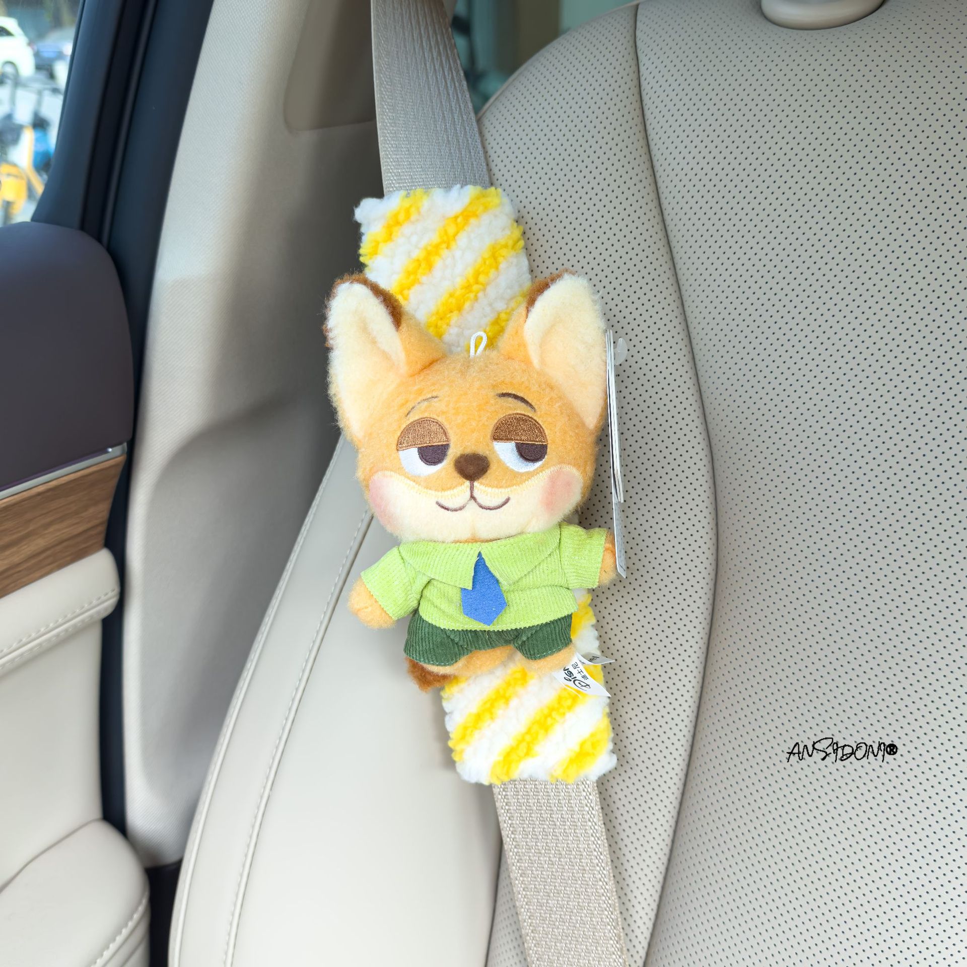 Official Zootopia Judy Hopps and Nick Wilde Car Seatbelt Shoulder Pad Protector Car Interior Decoration