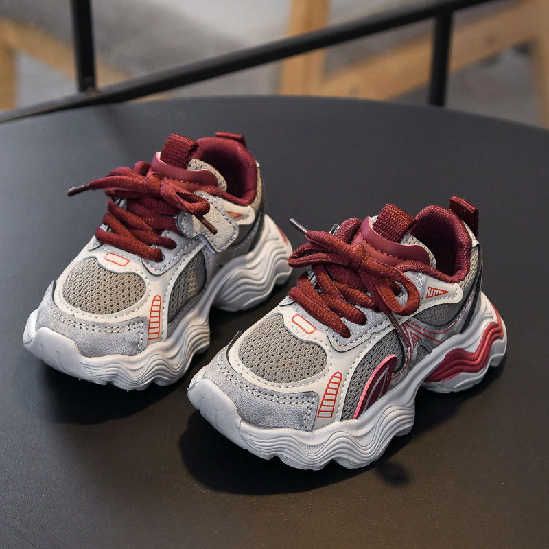2025 primavera nuevos zapatos de papá de moda para niñas, zapatos de bebé de todo fósforo, malla de suela suave, zapatos deportivos transpirables para niños pequeños y medianos