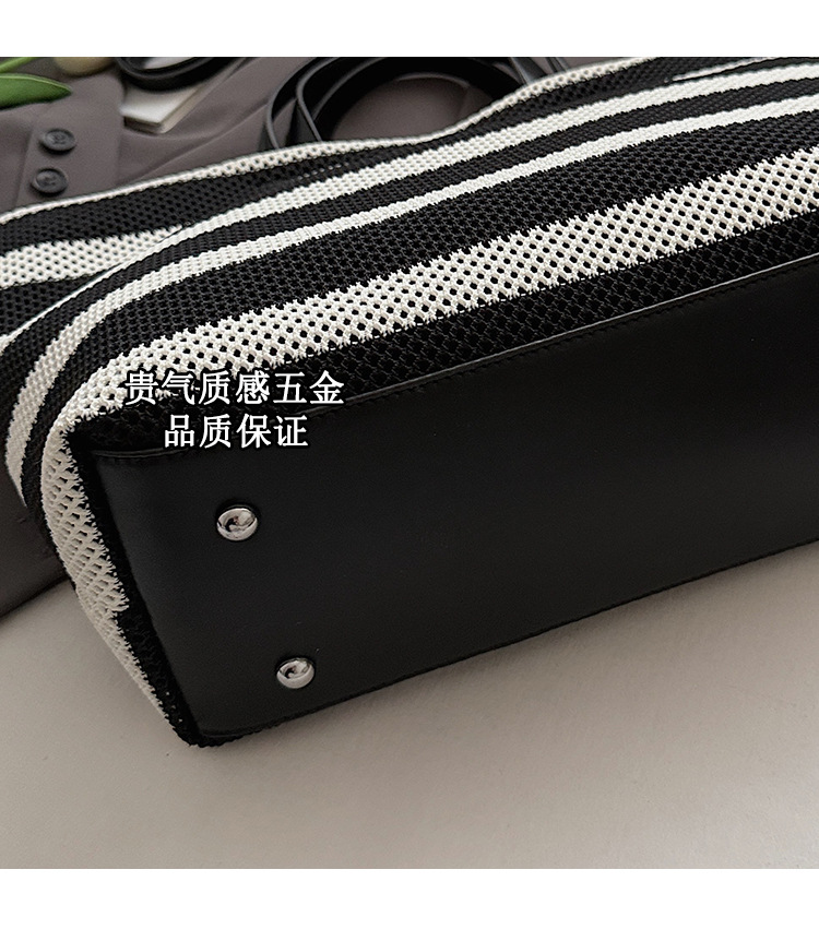 Fashionable large-capacity commuting bag for women 2025 new style, single-shoulder bag for going out to work, casual color-blocking tote bag Item Picture