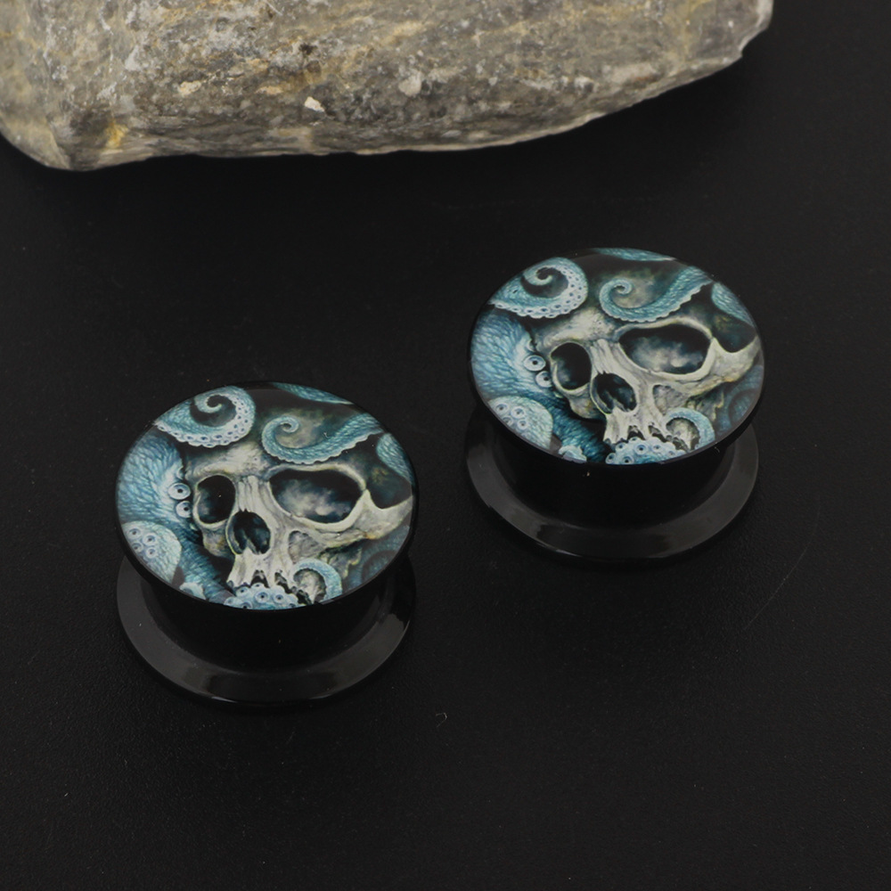 Labret piercing jewelry detail image