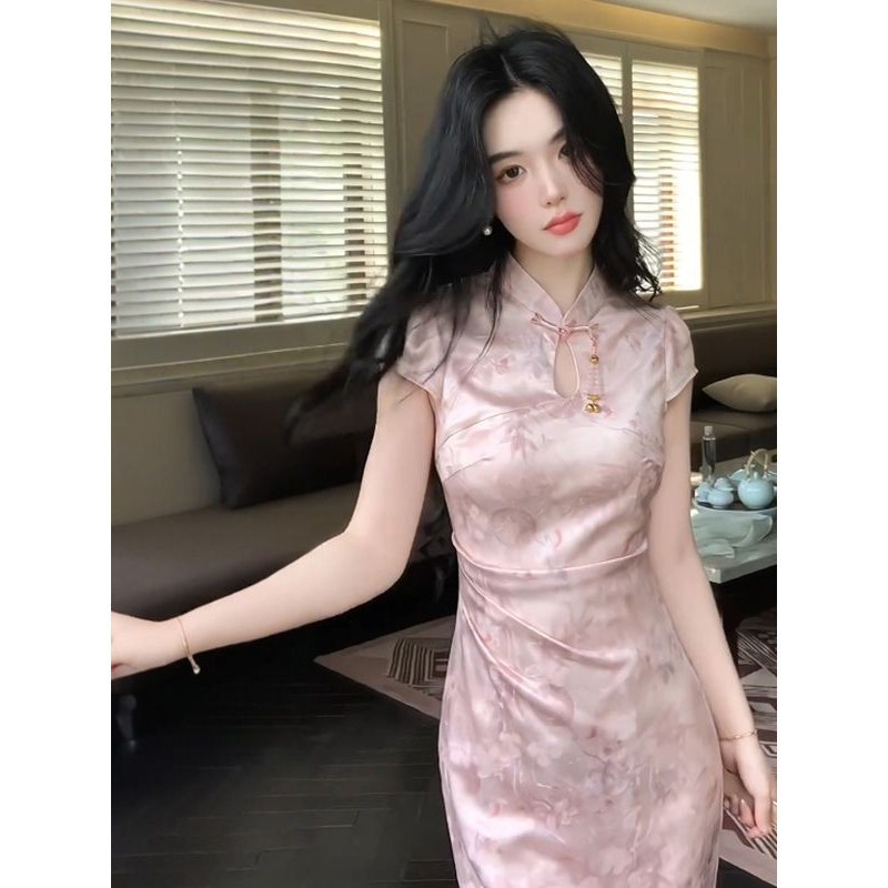 新中国風ピンクのチャイナドレスのワンピース女性は夏2025年に新型の気質が腰を収めて痩せています。|undefined