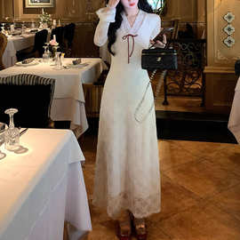 气质温柔雪缨'法式圣诞穿搭蕾丝针织连衣裙女冬装V领长袖毛衣长裙