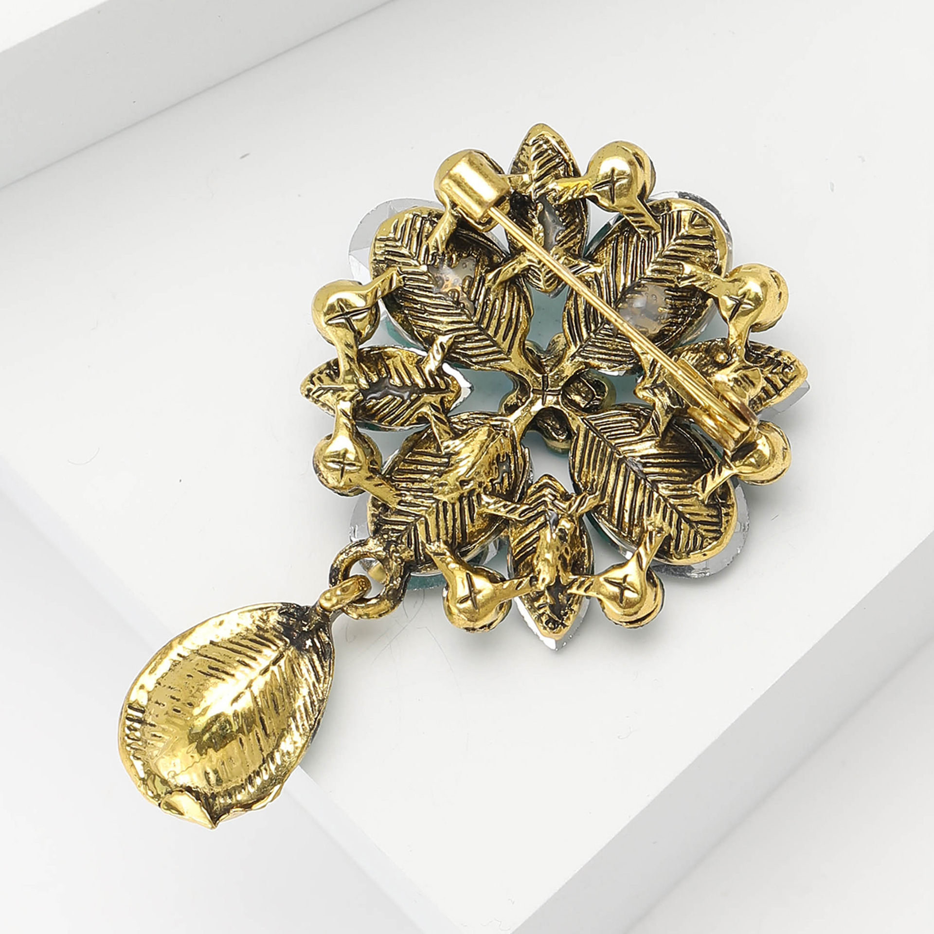 Elegant Retro Pin Water Droplets Flower Alloy Inlay Rhinestones Glass Women's Brooches display picture 14