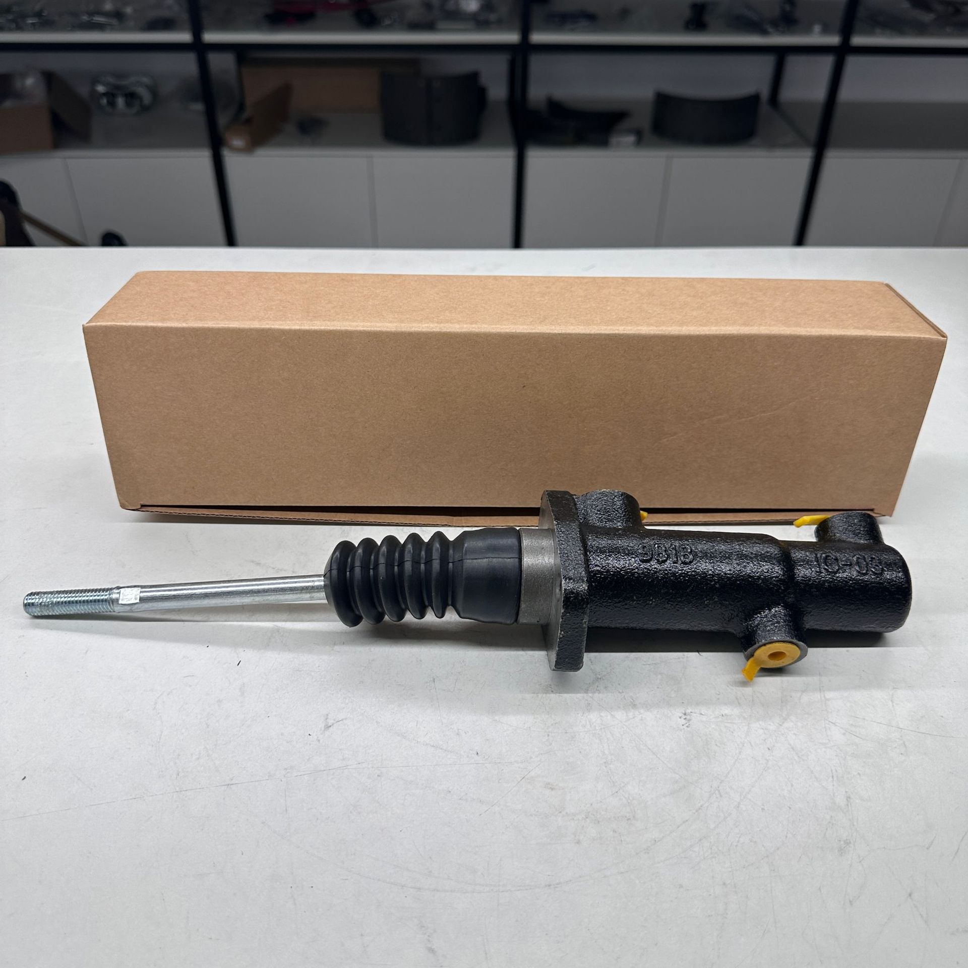 333Y4500 333/Y4500 333-Y4500 Brake Master Cylinder Suitable for Jcb Excavator in Stock