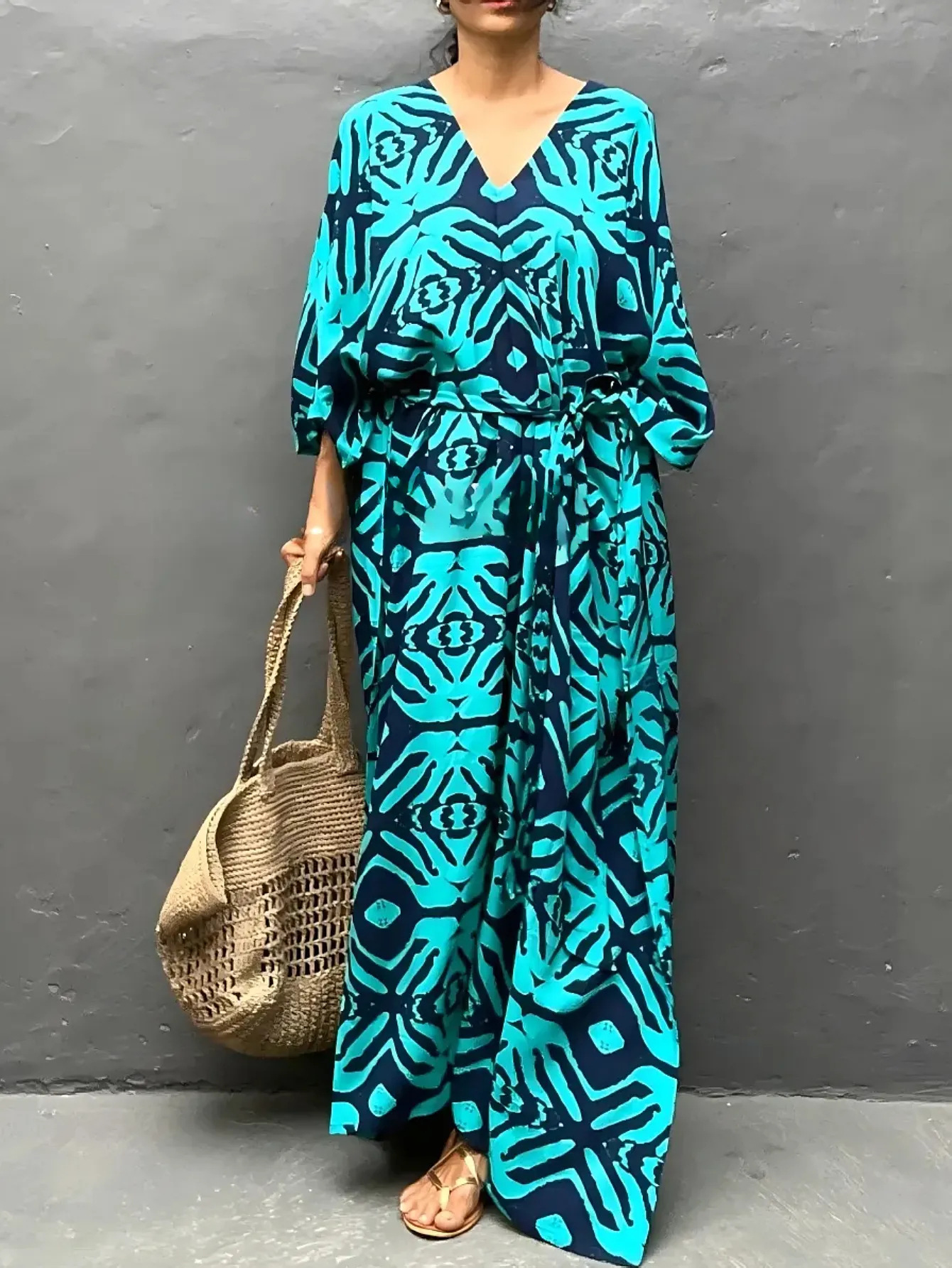 Blusa de playa con cuello en V de rayón europeo y americano transfronterizo, falda larga con mangas de murciélago de gran tamaño, traje de baño, camisa suelta de protección solar de vacaciones 25622