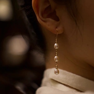 Gao Leng Niche Design Small Bulb Natural Pearl Strong Light Tassel Long Earrings Ear Hook Small Delicate Ear Accessories Trendy