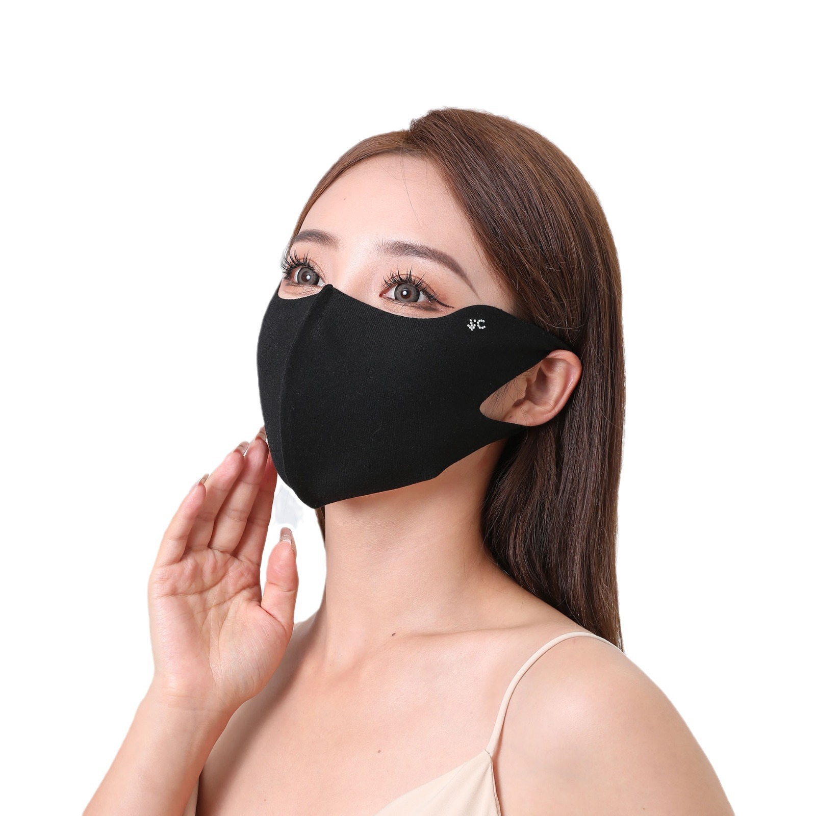 Three dimensional face mask with hyaluronic acid