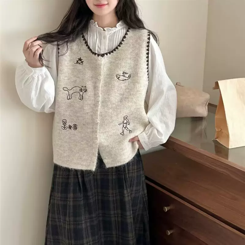 韩系卡通刺绣无袖针织马甲女秋冬新款减龄显瘦叠穿背心马夹上衣女