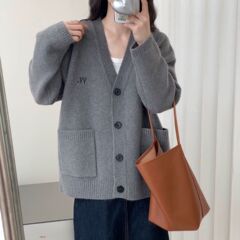 宽松慵懒风针织开衫女春秋新款字母刺绣韩版v领单排扣毛衣外套女