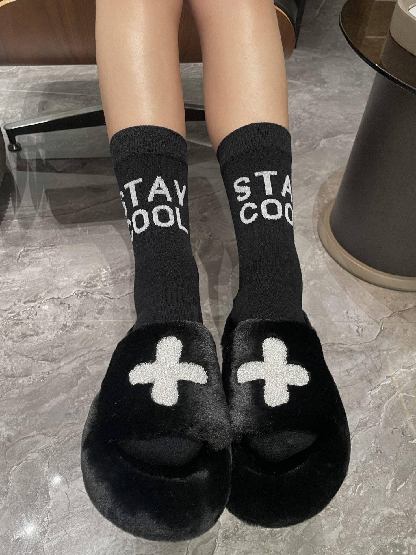 Internet celebridad Nueva ins moda blanco y negro completo impreso Babi Rosa letra calcetines deportes europeos media pantorrilla longitud calcetines algodón hombres y mujeres