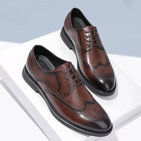 New Bullock Carved Leather Shoes Men's British Korean Style Business Dress Shoes Breathable Casual Men's Shoes Groom Wedding Shoes