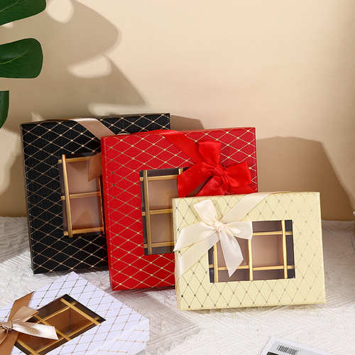 Manufacturer wholesale Valentine's Day Transparent Chocolate Baking Box 25 Pieces Window Western Pastry Box Jiugongge Dessert Box