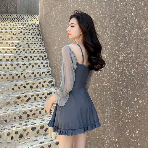 Swimsuit for women  new style covering belly, slimming fairy style student Internet celebrity hot spring one-piece long-sleeved Korean ins conservative
