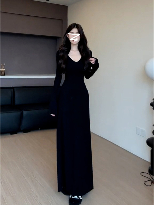 Tea-Scented Croissant V-Neck Long-Sleeved Dress Autumn and Winter Black Dress Slimming Look Tall and Long Dress