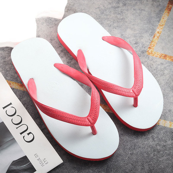 Rubber fashionable beach flip flops