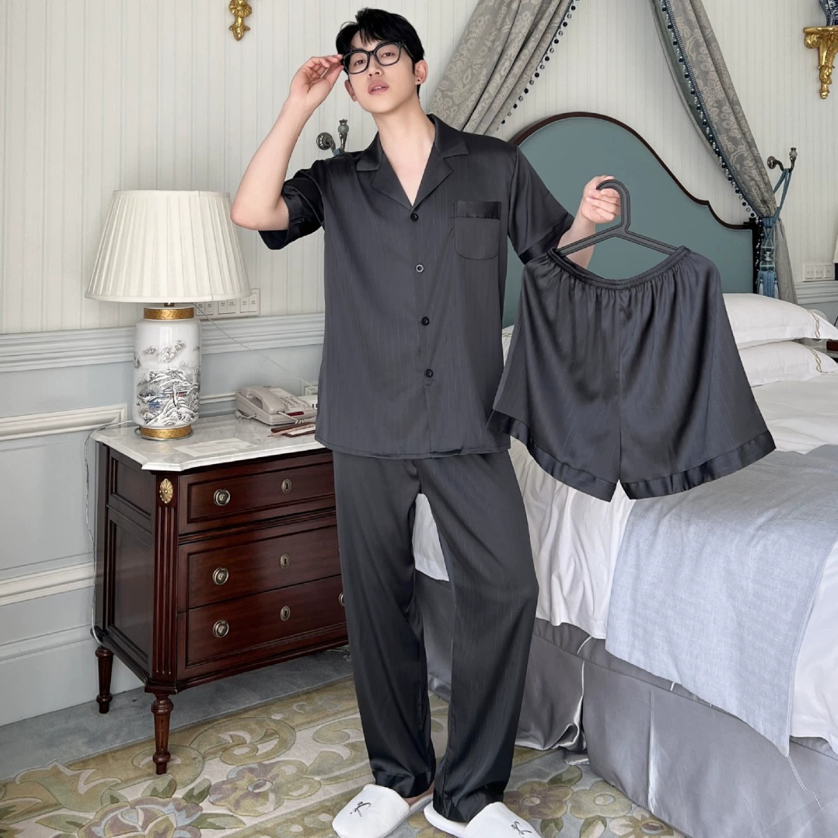 Весна и лето новая серебряная шелковая мужская пижама с короткими рукавами тонкий кардиган лацканный воротник продвинутый смысл простой повседневный большой размер домашней одежды