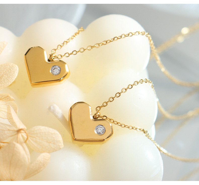 Fashion Heart Shape Titanium Steel Necklace Inlay Zircon Stainless Steel Necklaces
