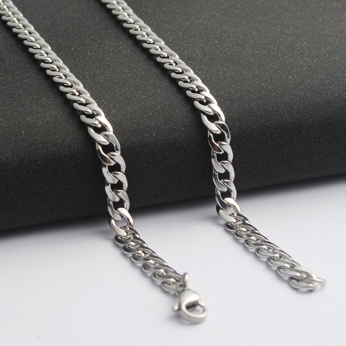 Men's Necklace Stainless Steel Cuban Chain Trendy Fashion Jewelry Chain Trendy Girls Hip-Hop Accessories 1:1 Nk Chain