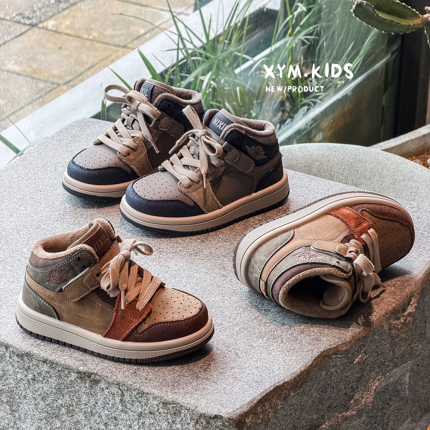 2026 Winter New Children's Casual Cotton Shoes, Fashionable Color-Blocking Mid-Top Fleece-Lined Sneakers for Boys and Girls