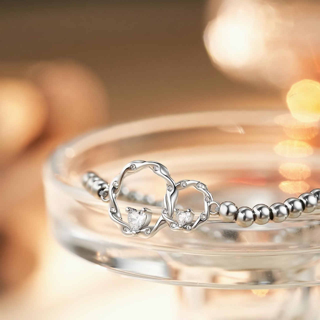 Adjustable Silver Bracelet With Heart Zircon And Bead Details_voghion.com