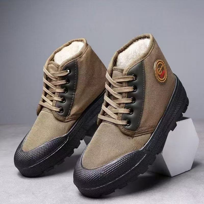 Nuevo invierno de tres zapatos de algodón anti-deslizante, caucho resistente al desgaste y tela gruesa a prueba de frío, zapatos de hombre de protección laboral image 3