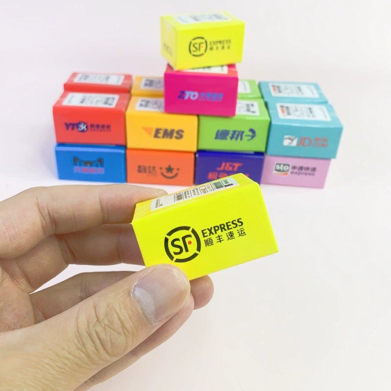 Новая миниатюрная мини-экспресс слепая коробка маленькая кукольная машина подходит для инженерной семьи маленькая коготь машина классная детская игрушка