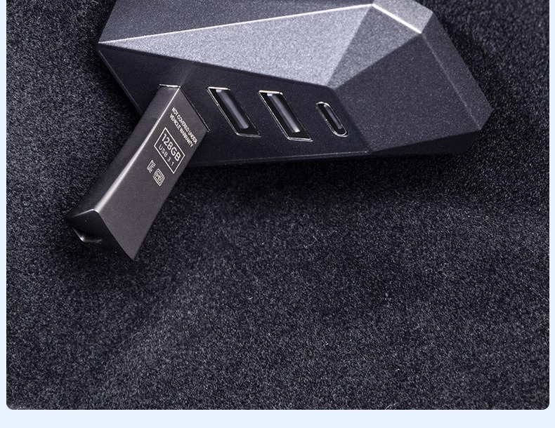 Applicable to Tesla Huanxin Model 3/Y glove box expansion dock central control extender HUB conversion head data