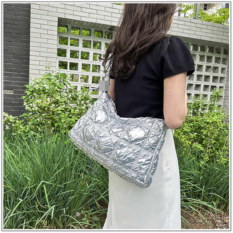 Wandering Cloud Bag Bubble Pleated Shoulder Crossbody Bag Handbag_voghion.com