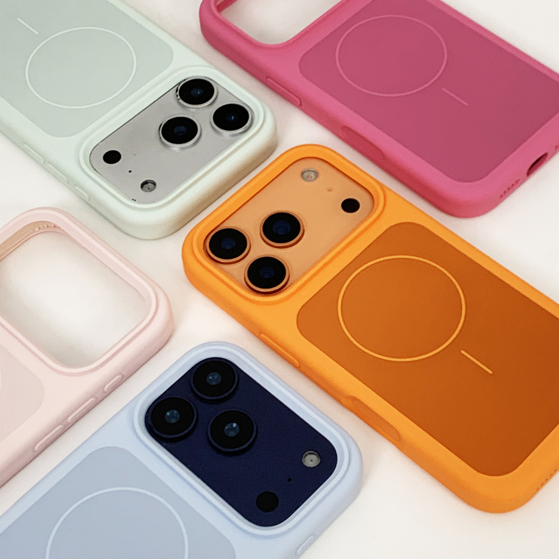 Magnético líquido de dos colores de gran agujero para iPhone17 ProMax 16 segundos de cambio 17 caso anti-caída 13