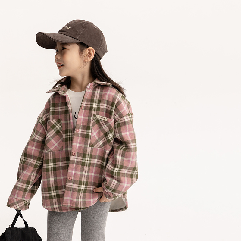 Ropa para niños medianos y grandes camisa forrada de lana Otoño e Invierno estilo coreano para niños Plaid engrosada Top frito calle dulce camisa fresca abrigo moda