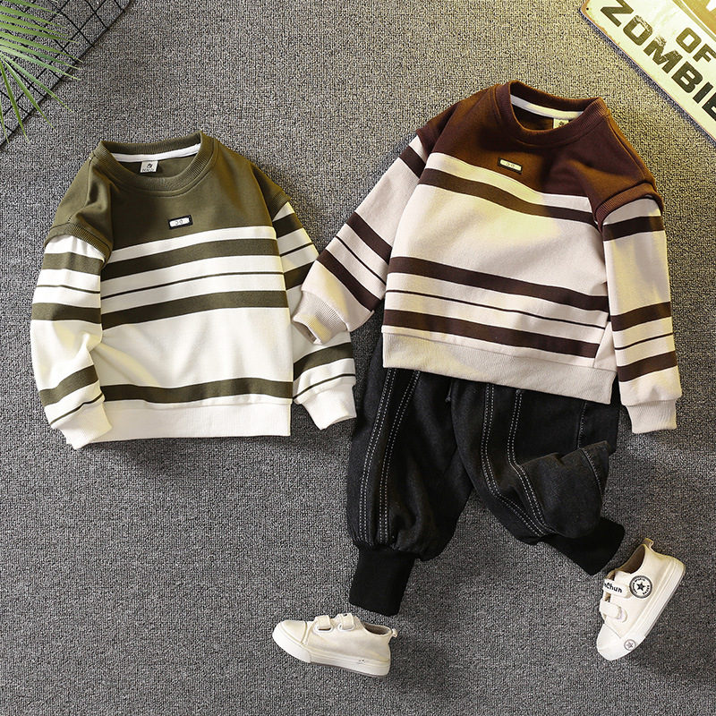 6084 traje de niño 2024 nueva ropa de primavera y otoño bebé ropa de moda roja neta suéter de otoño para niños de dos piezas