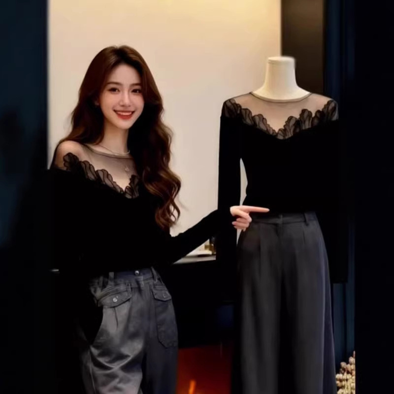 Sexy Lace Black Bottoming Shirt for Women in Autumn and Winter with Mesh Splicing Design and Fur Inner Layer That Can Be Worn as an Outer Top
