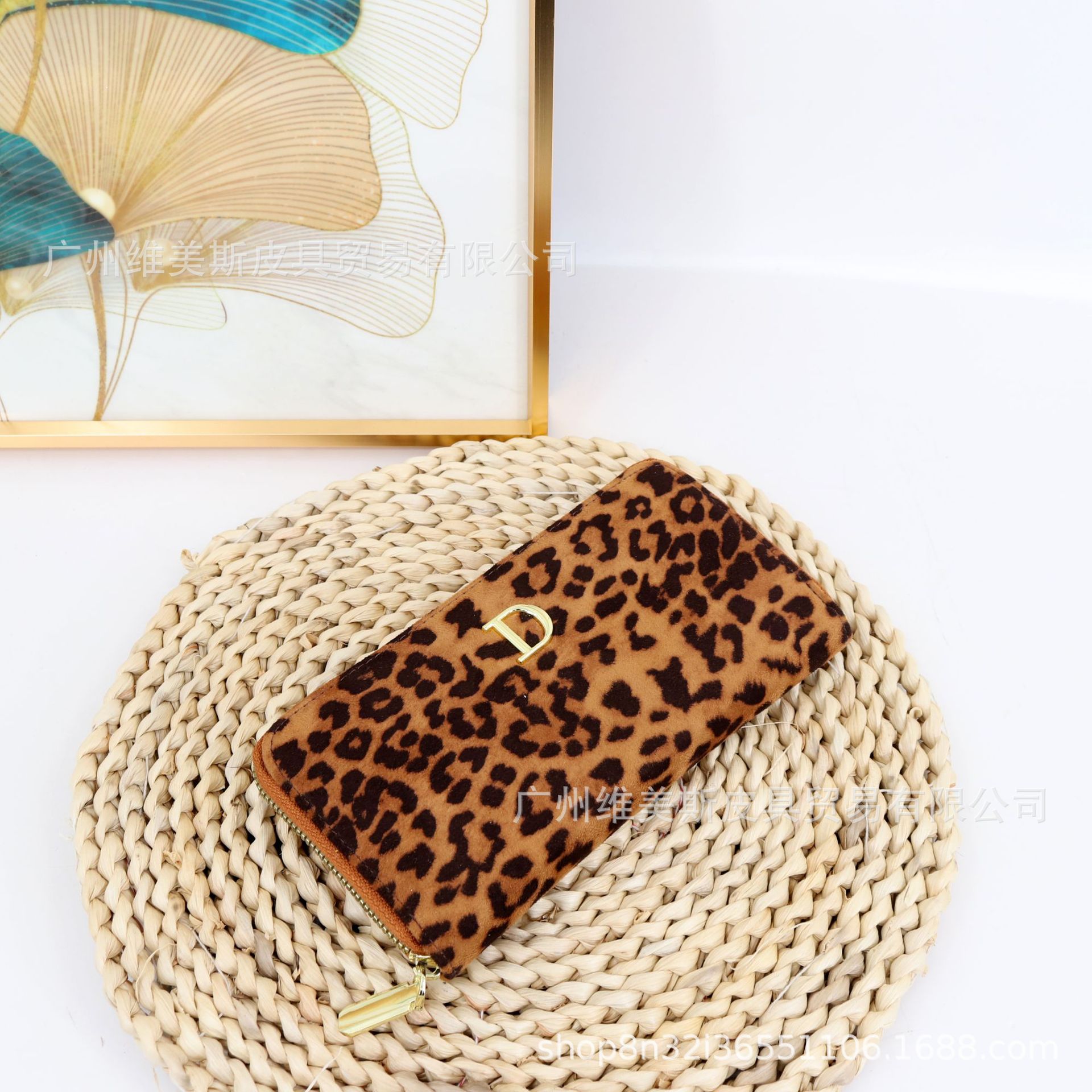 다크 브라운 레오파드 무늬