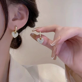 耳环;耳钉;耳扣