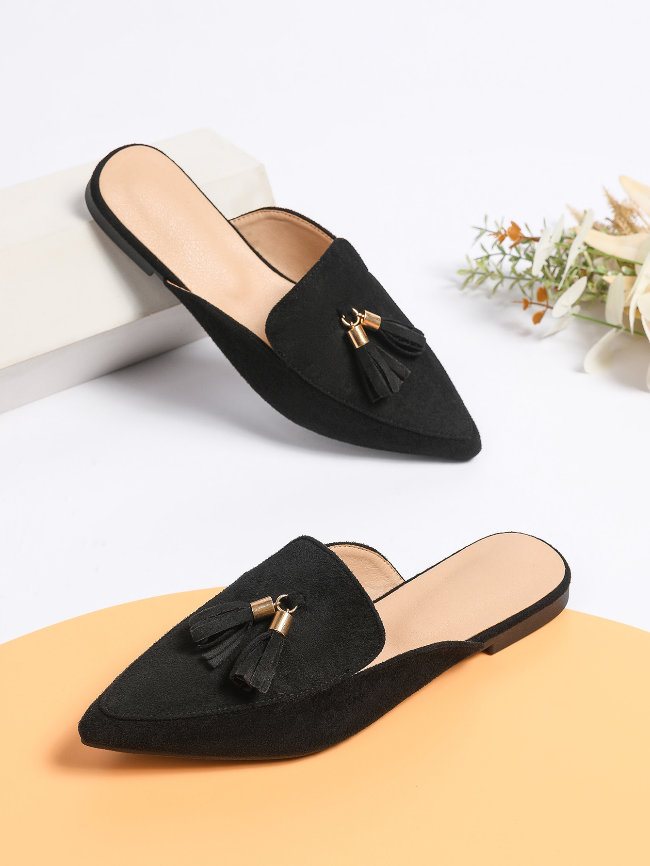 Grenzüberschreitender Naher Osten-Stil Sommer lässiger Stil neue Mode einzelne Schuhe spitz flache Unterseite Baotou große Quaste Außenhandel Großhandel_voghion.com