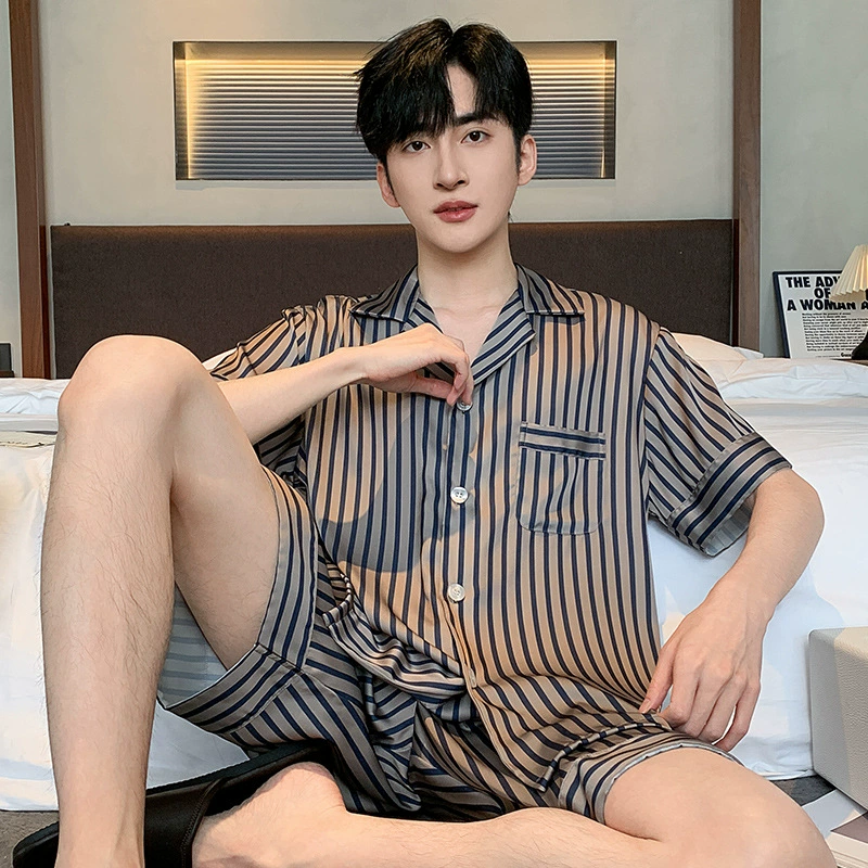 Мужская летняя пижама из ледяного шелка, больших размеров, свободного кроя, новинка 2026 года, комплект с коротким рукавом и шортами, тонкая версия.