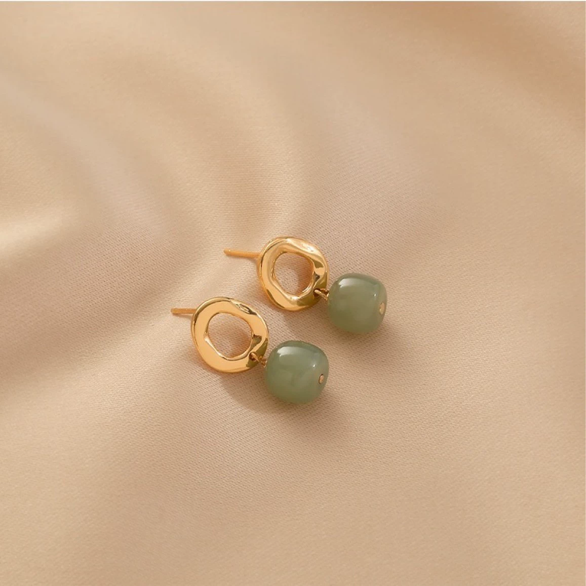 Ретро легкие роскошные натуральные нефритовые ушные гвоздики Hetian Элегантные универсальные серьги S925 Серебряные серьги с иглами Простое чувство