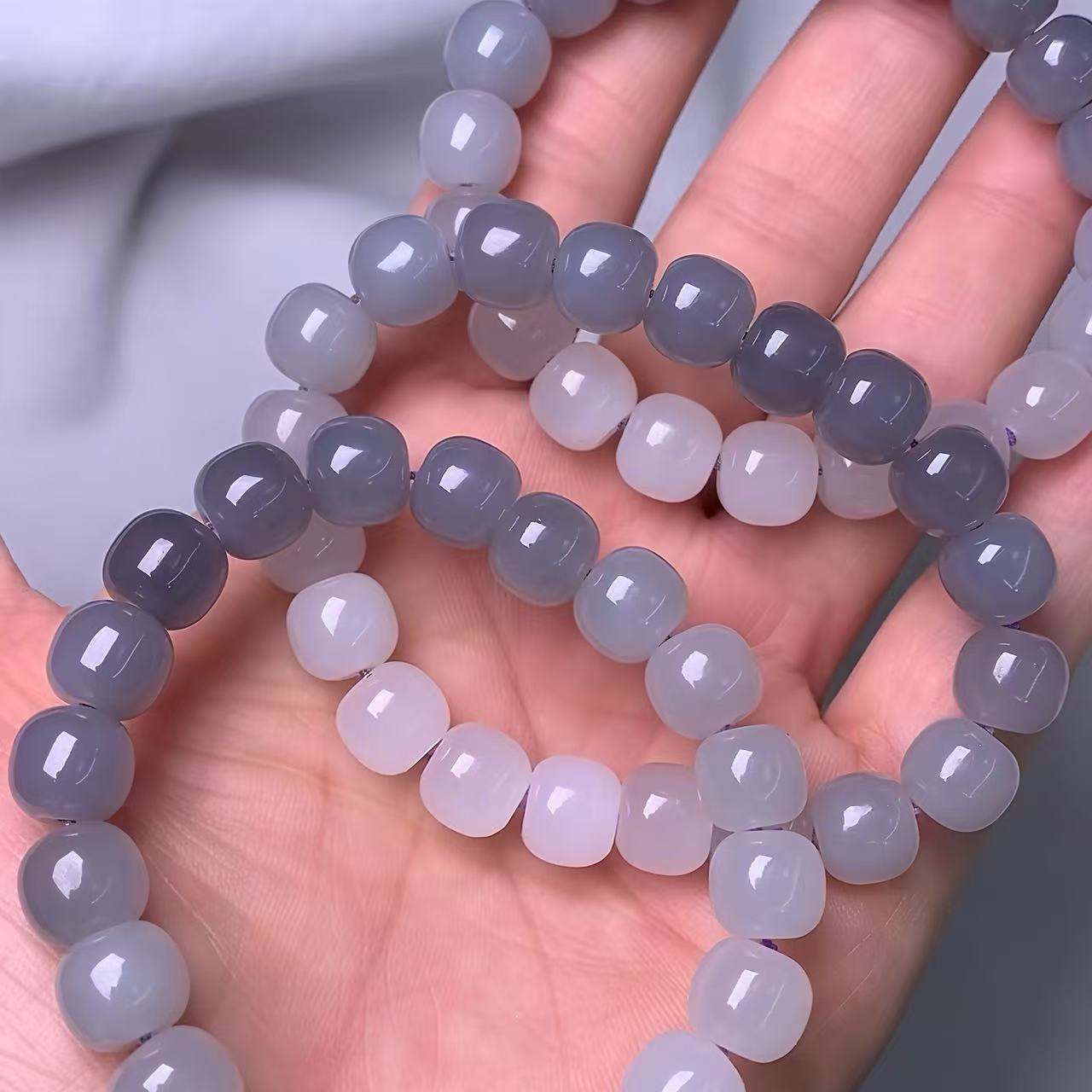 天然极品和田玉烟紫渐变老型珠单圈手链颜色细润料质细腻性价比高