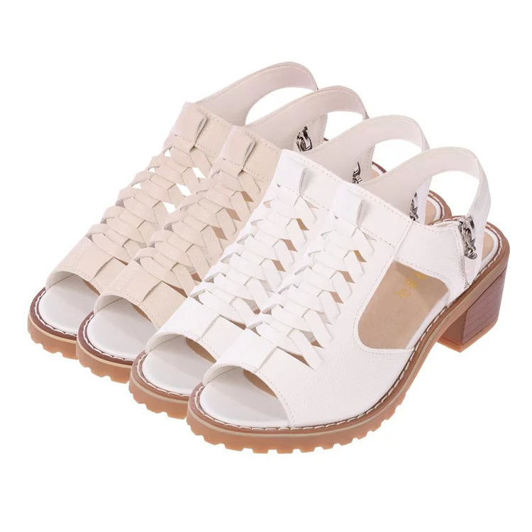 fashionable sandals with zipper